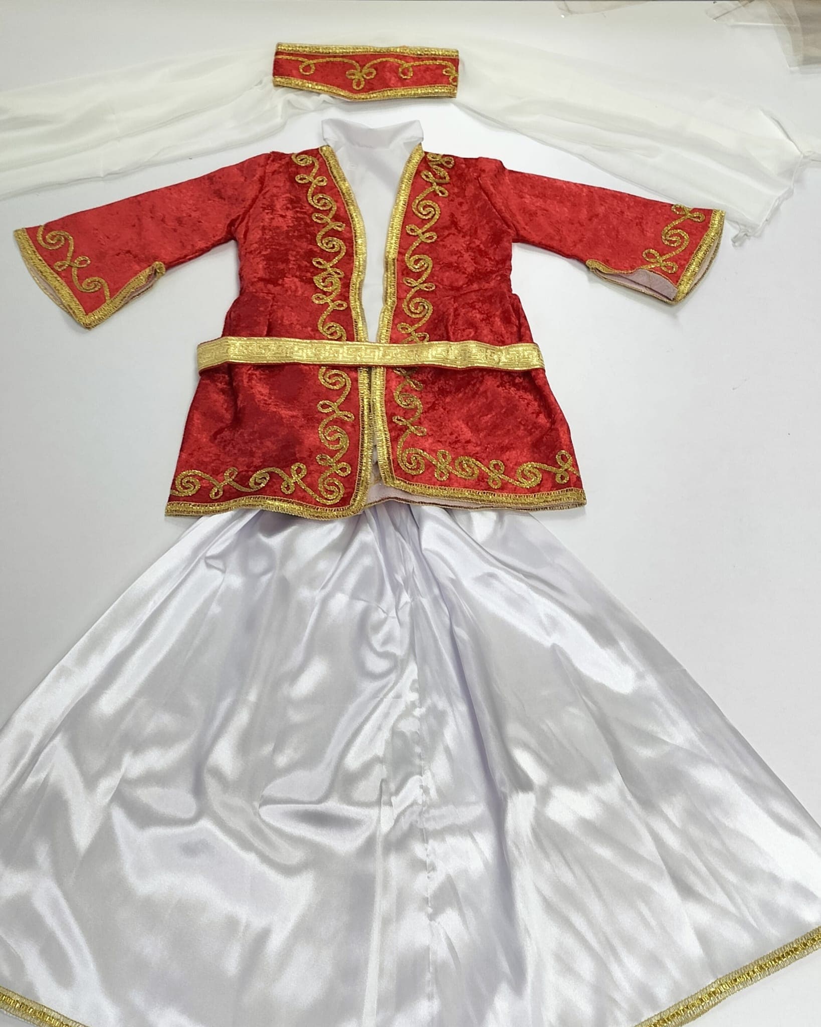 Kafkas Kadın Kostümü (Kırmızı-Altın)