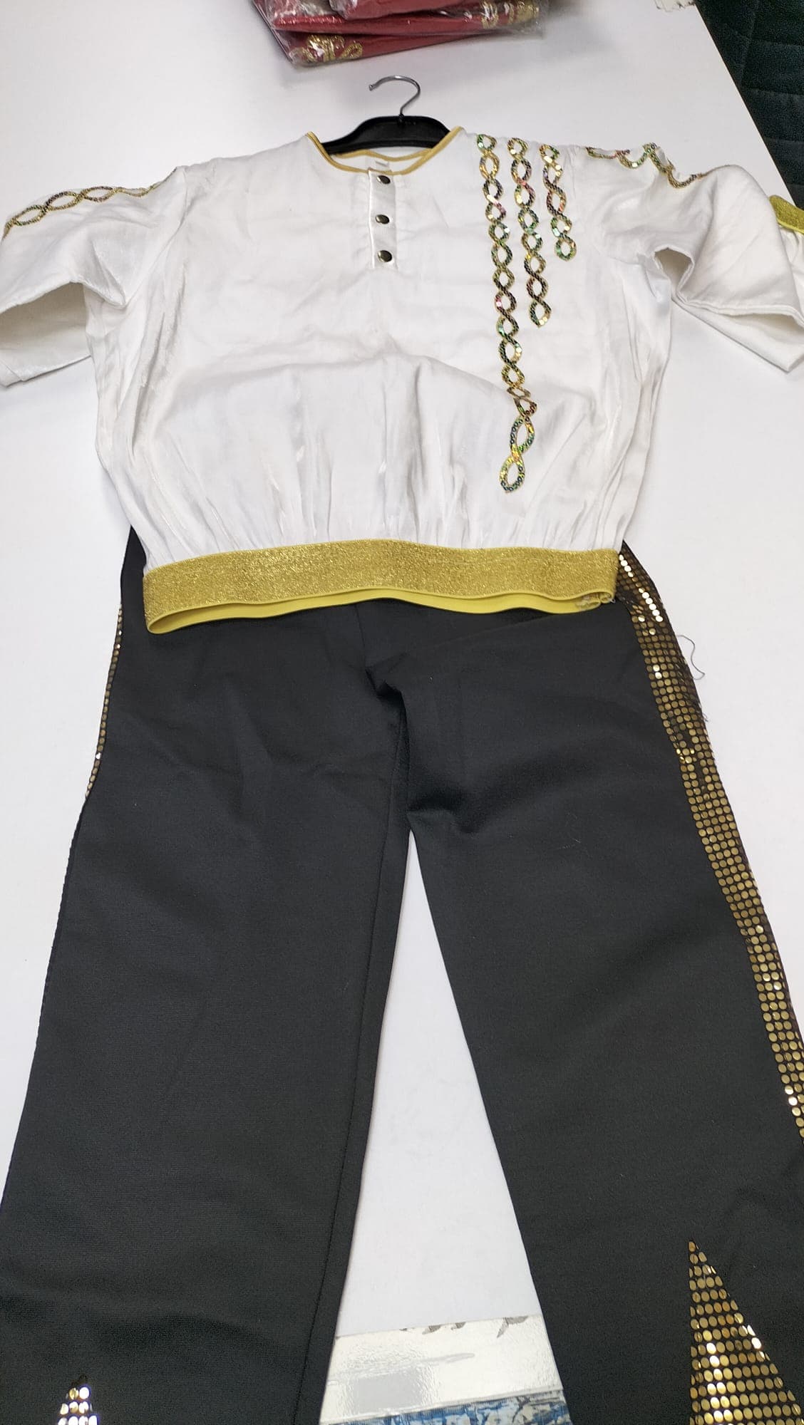 Kafkas Erkek Kostümü (Beyaz-Altın)